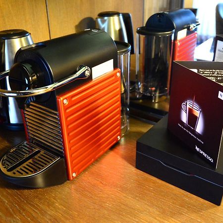Palais De Chine Hotel Taipei Dış mekan fotoğraf A Nespresso machine
